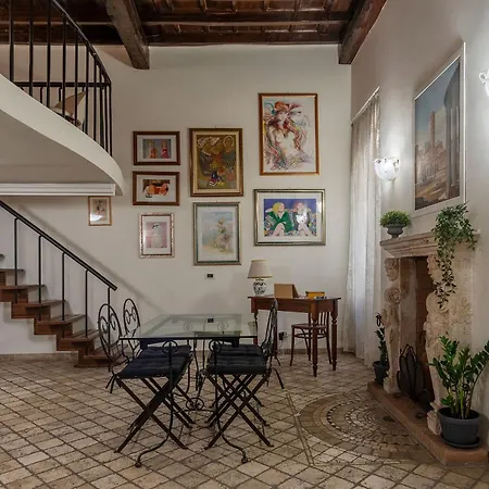 Guesthost - Near Piazza Navona *