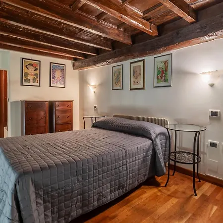 Guesthost - Near Piazza Navona Daire