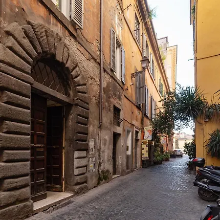 Guesthost - Near Piazza Navona Daire *